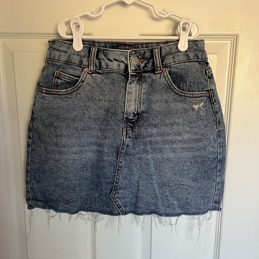 Wild Fable cutoff distressed jean mini skirt - size 6